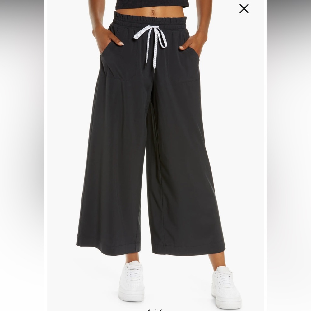 Zella Getaway Paperbag Waist Wide Leg Ankle Pants in Black Size XS